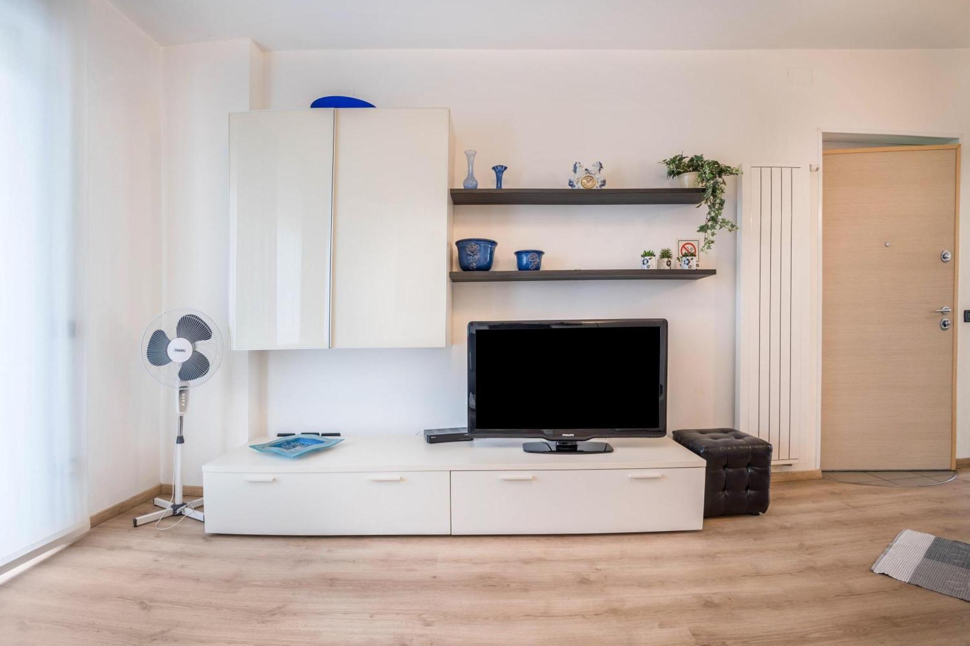 House 2 Apartment *